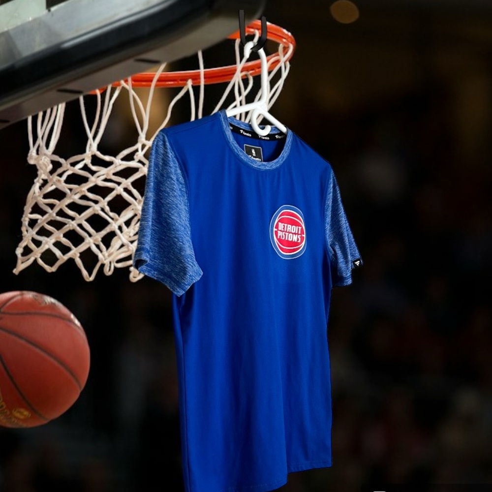 Fanatics Detroit Pistons NBA junior size small short sleeve tee. Blue Red - Picture 1 of 12